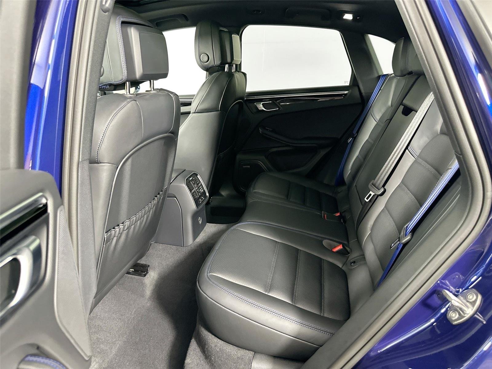 Certified Used 2025 Gentian Blue Metallic Porsche  image 27
