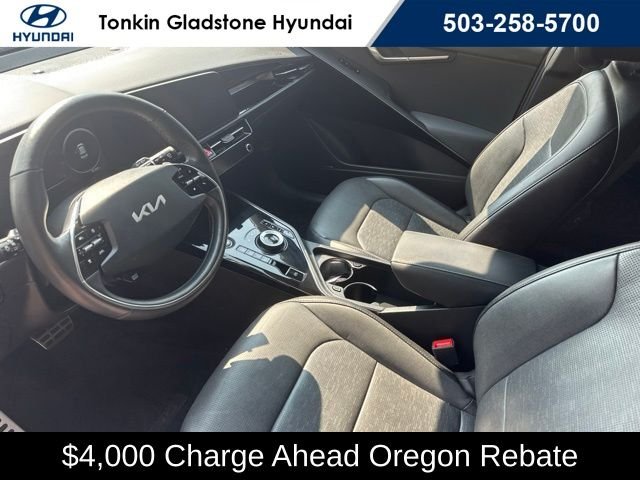 Used 2023 Snow White Pearl Kia Wave image 14
