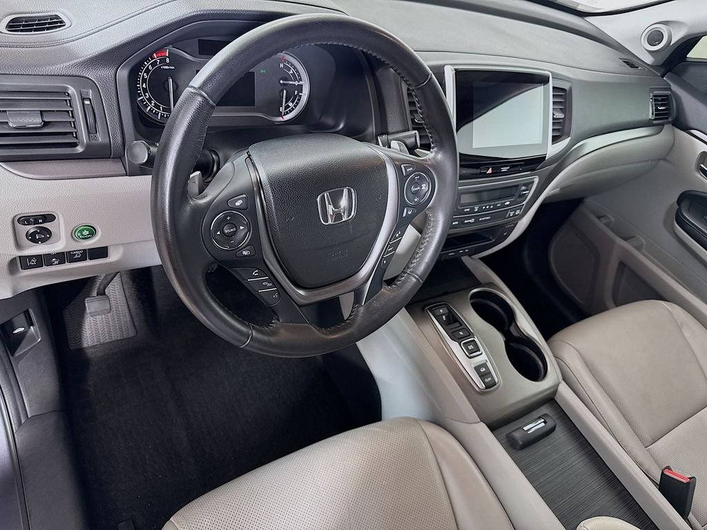 Used 2020 Modern Steel Metallic Honda RTL image 9