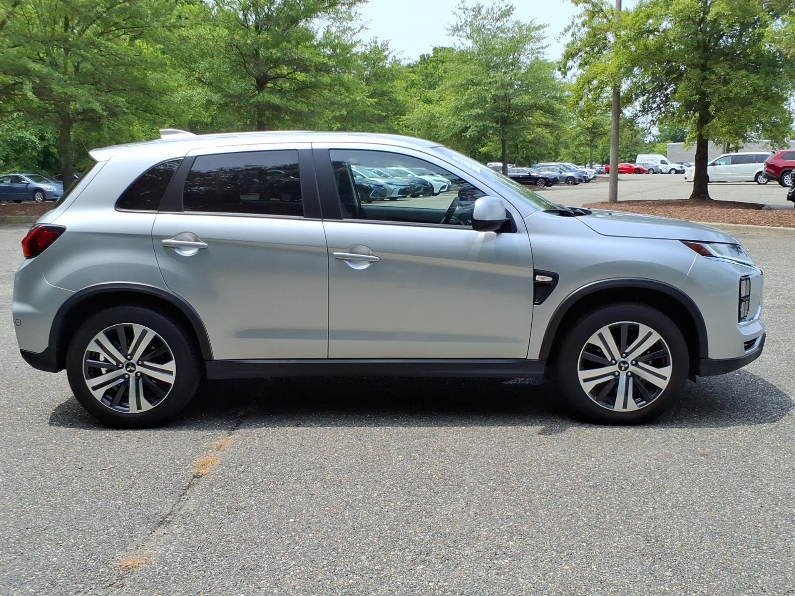 Used 2025  MITSUBISHI  image 8
