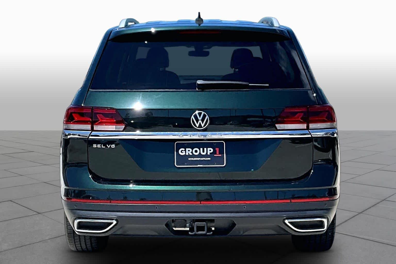 Used 2021 Racing Green Volkswagen 3.6L V6 SEL image 5