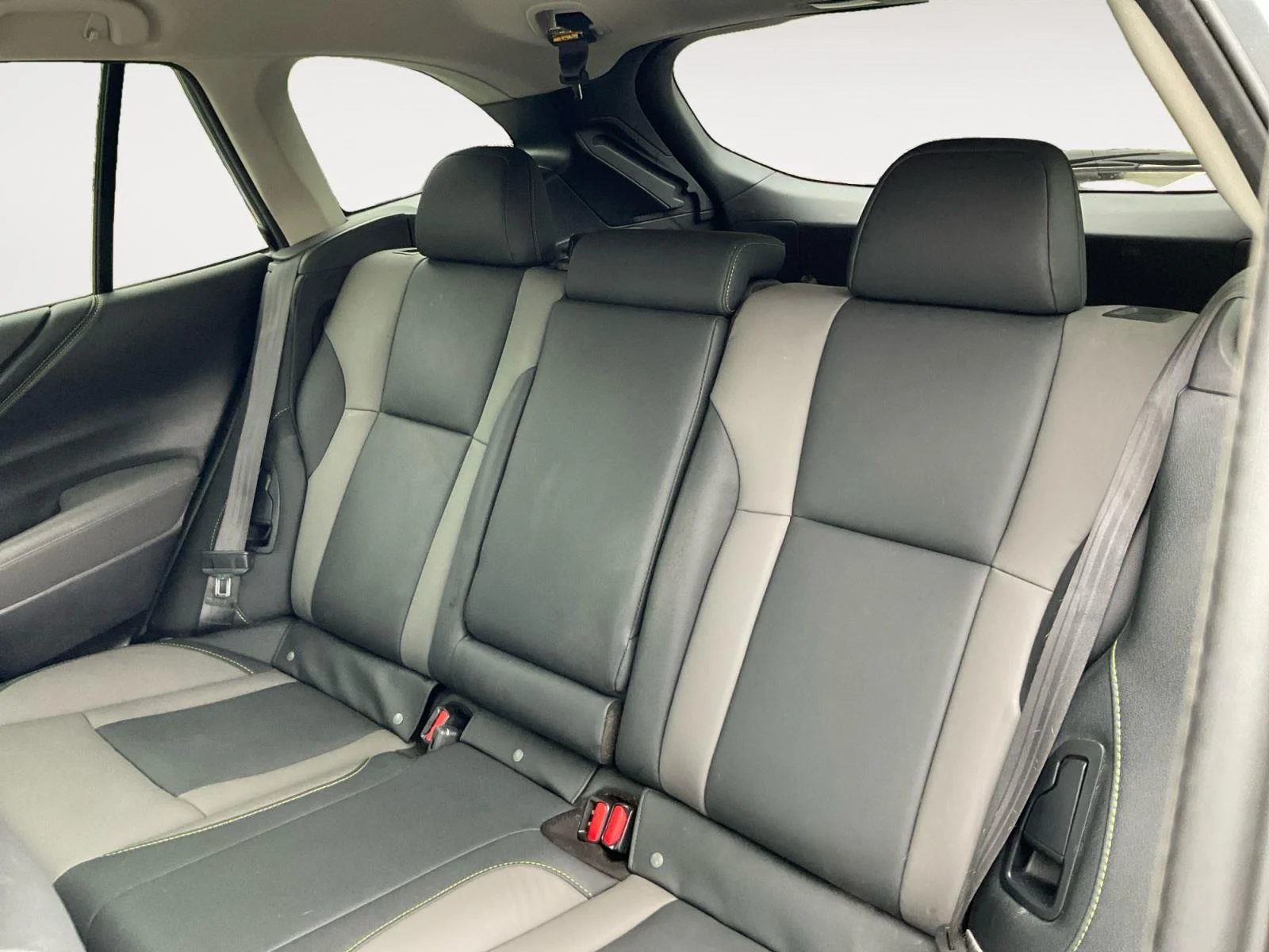 Used 2022 Ice Silver Metallic Subaru Onyx Edition XT image 13
