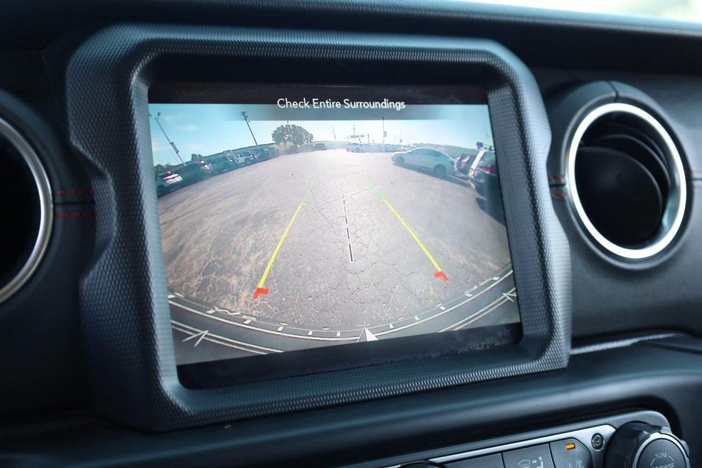 Used 2020 Granite Crystal Metallic Clearcoat Jeep Recon 4x4 image 12