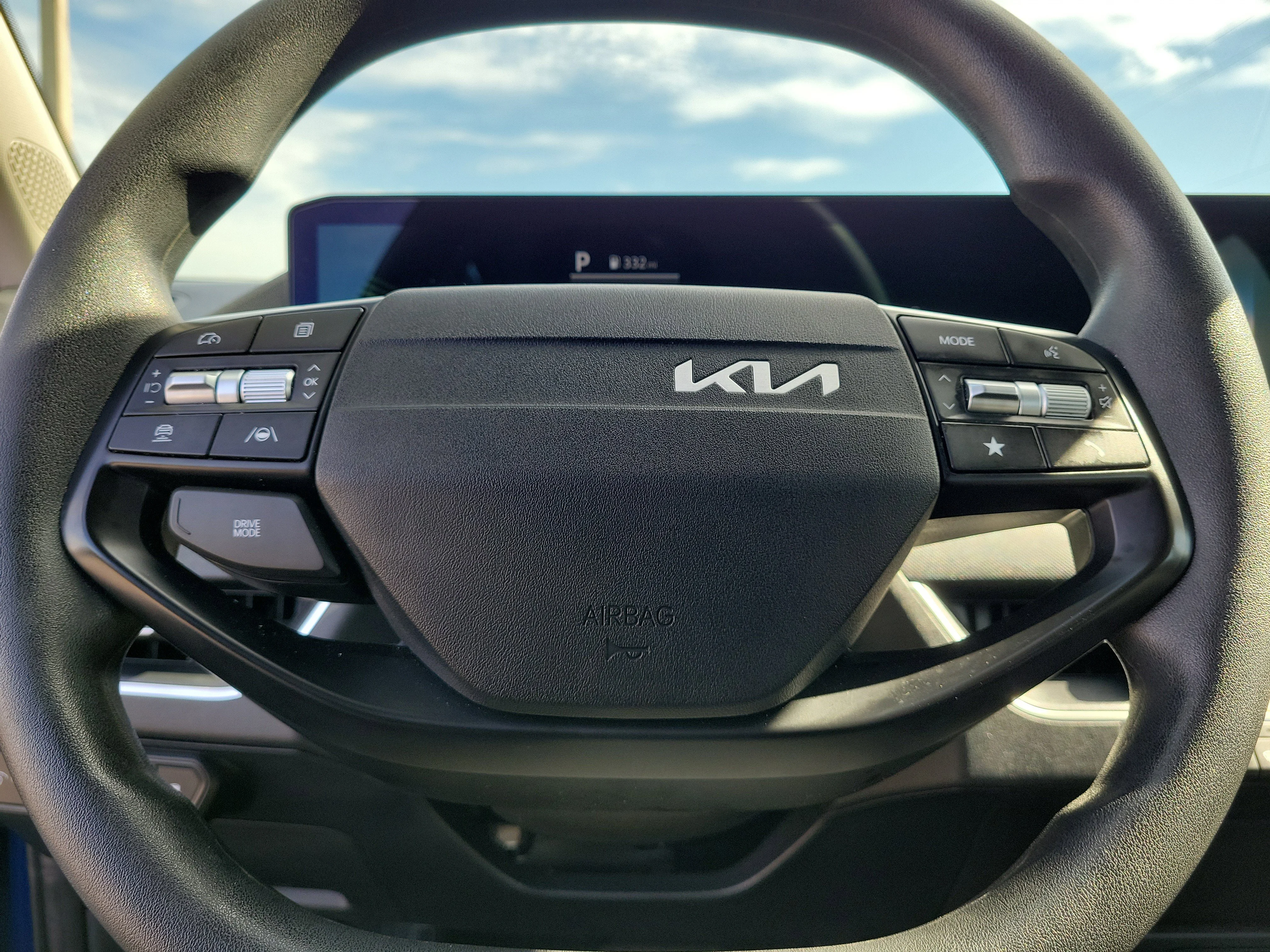 Used 2025 Deep Sea Blue Kia LXS image 18