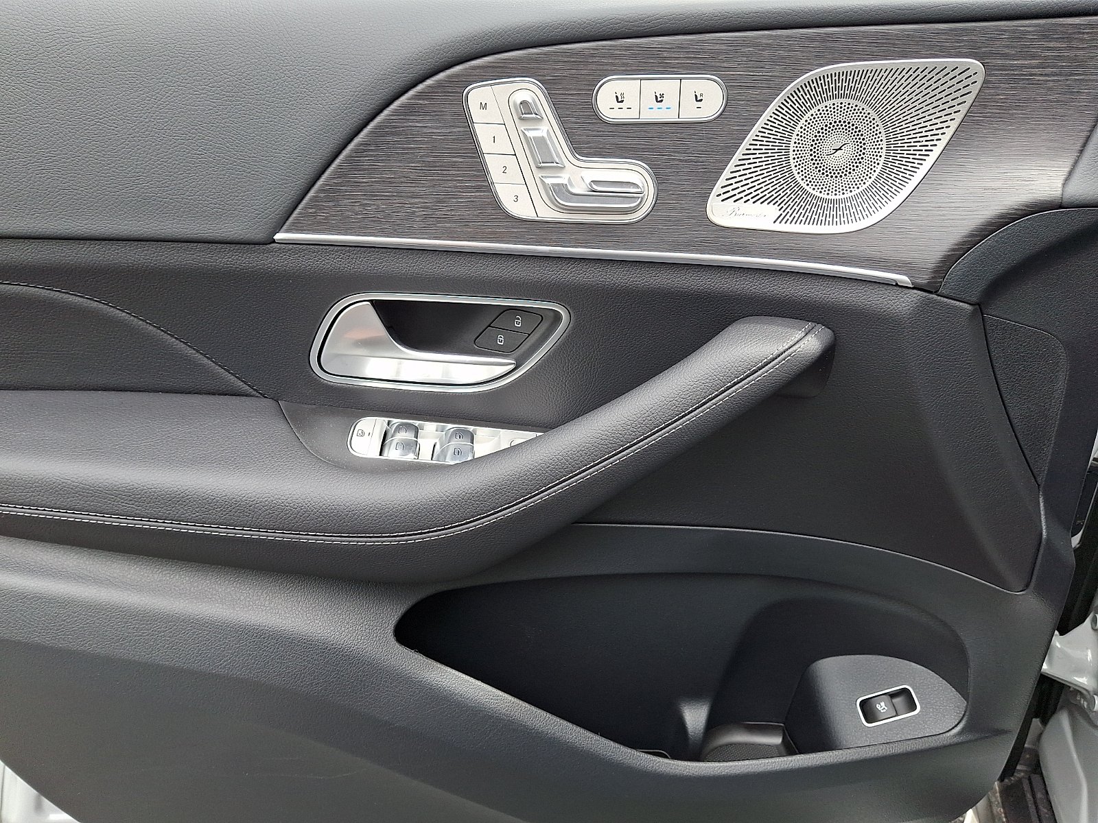 New 2026 MANUFAKTUR Alpine Grey Mercedes-Benz GLS 450 image 10