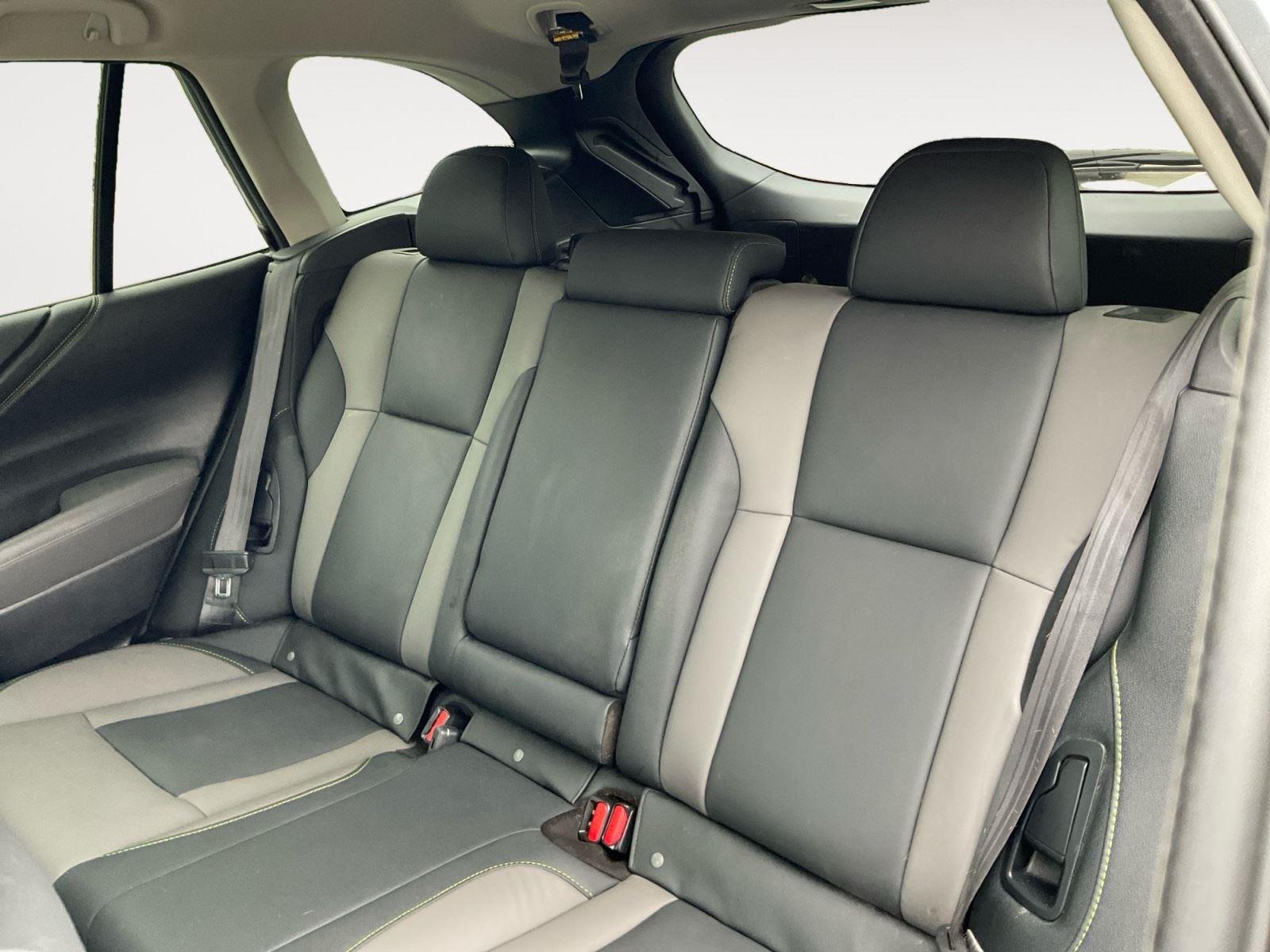 Used 2022 Ice Silver Metallic Subaru Onyx Edition XT image 13