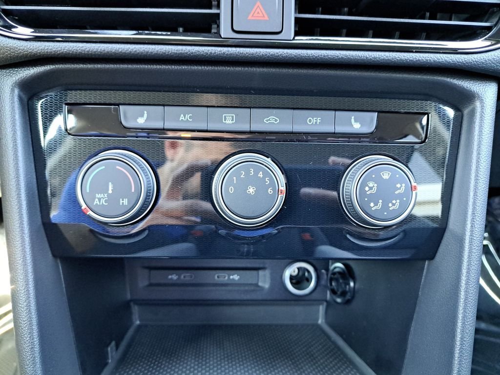 New 2025 Black Volkswagen 1.5T S image 26
