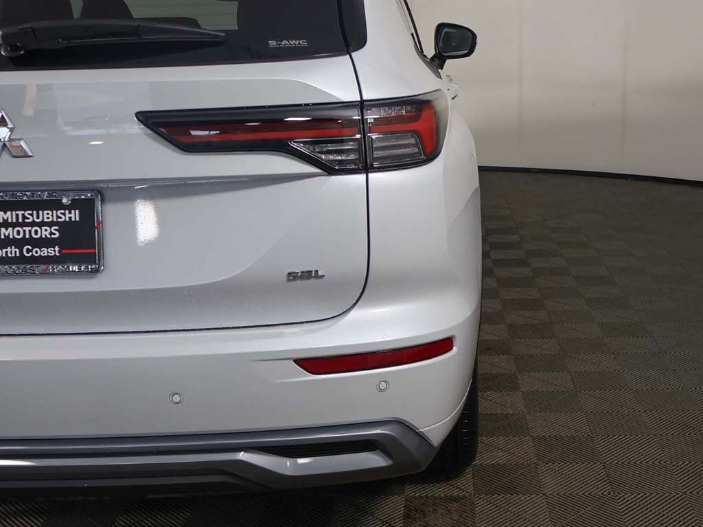 New 2026 White Mitsubishi SEL image 22