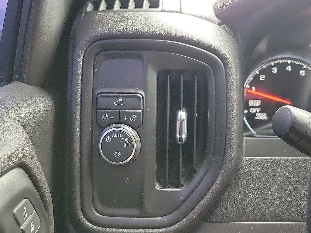 Used 2021 Summit White Chevrolet Custom image 14