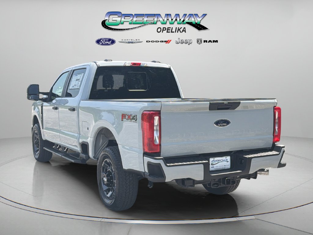 New 2026 Gray Ford XL image 3
