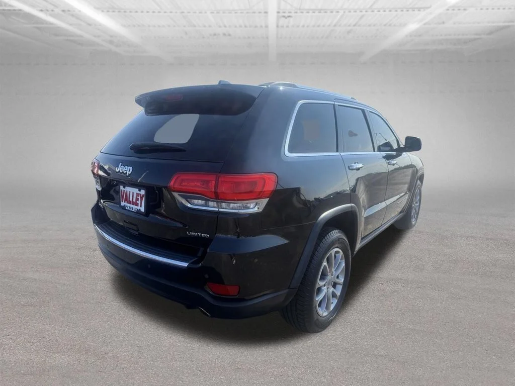 Used 2015 Brilliant Black Crystal Pearlcoat Jeep Limited image 3