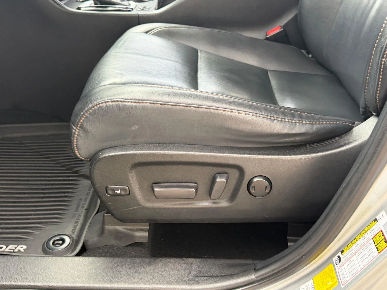 Used 2019 Celestial Silver Metallic Toyota XLE image 37