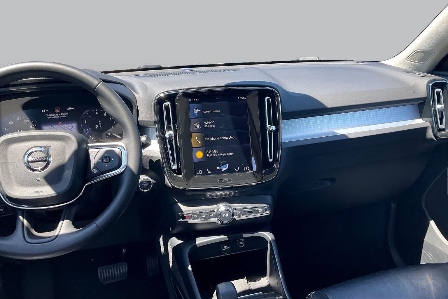 Used 2022 Denim Blue Metallic Volvo Momentum image 7