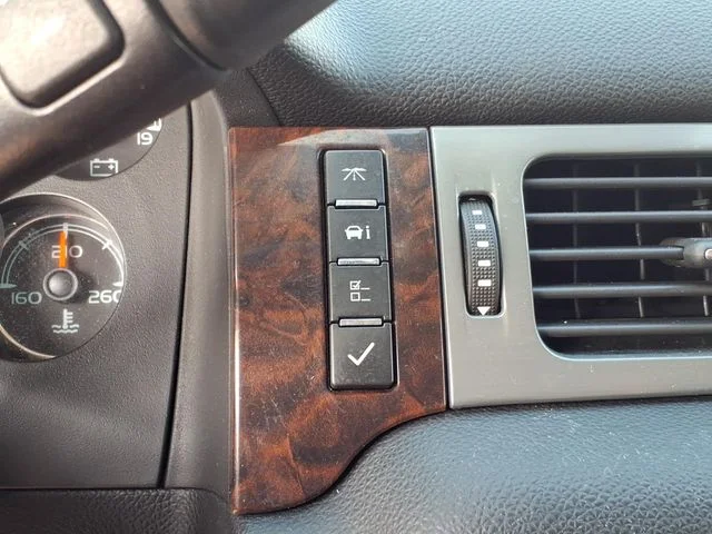 Used 2008 Black GMC Denali image 41