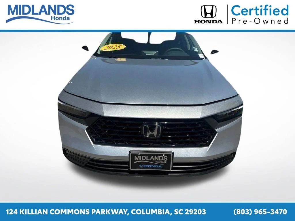 Certified Used 2025 Solar Silver Metallic Honda SE image 2