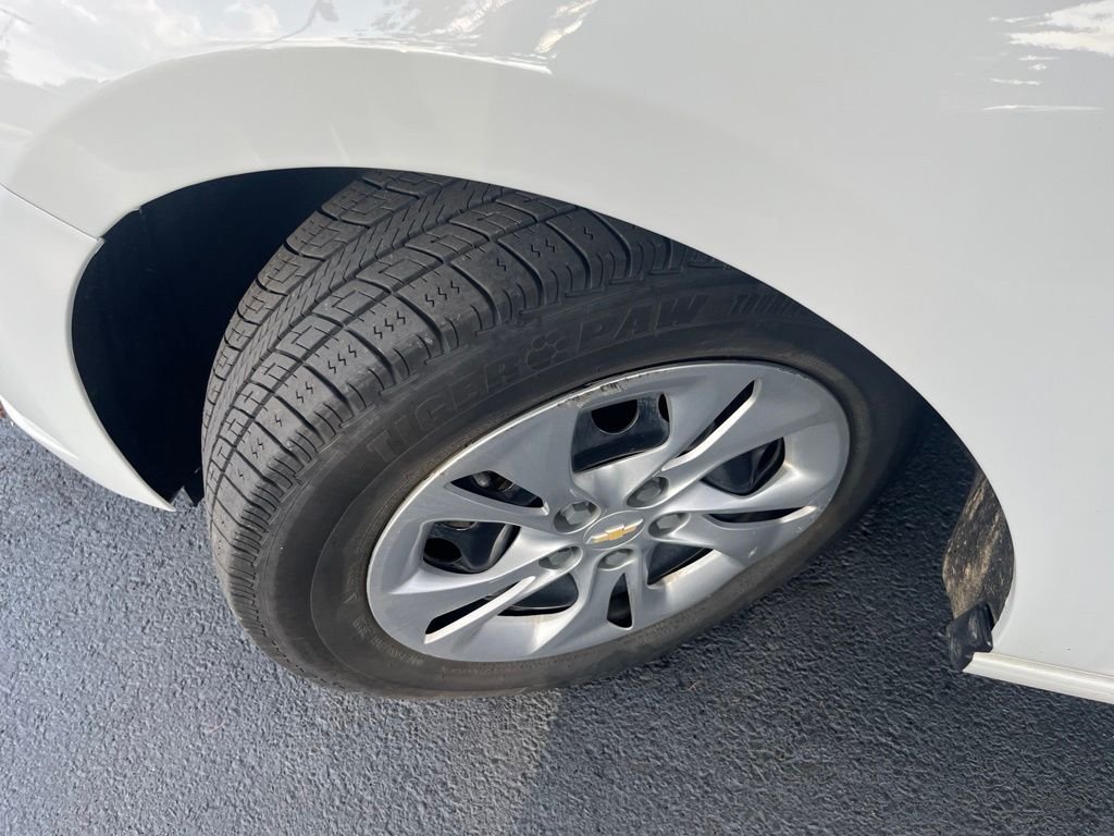 Used 2019 Summit White Chevrolet LS image 22