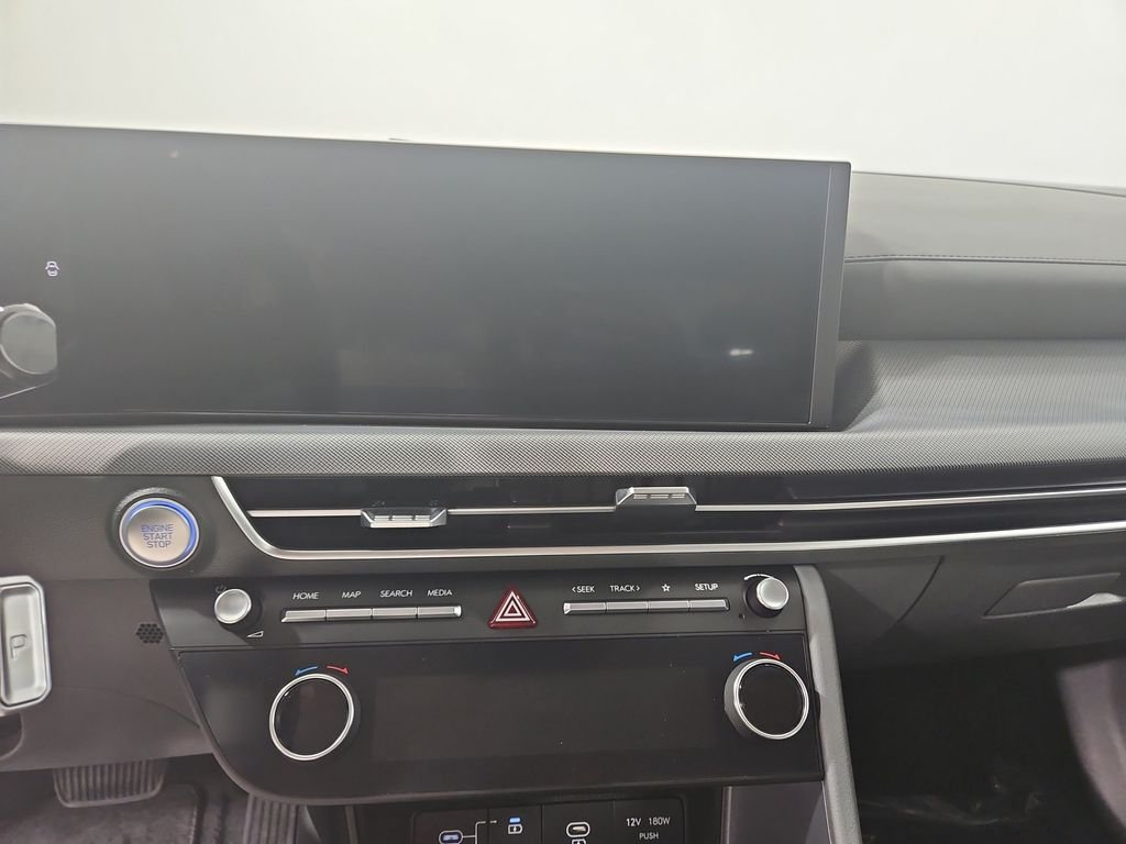 Used 2025 White Hyundai SEL image 20