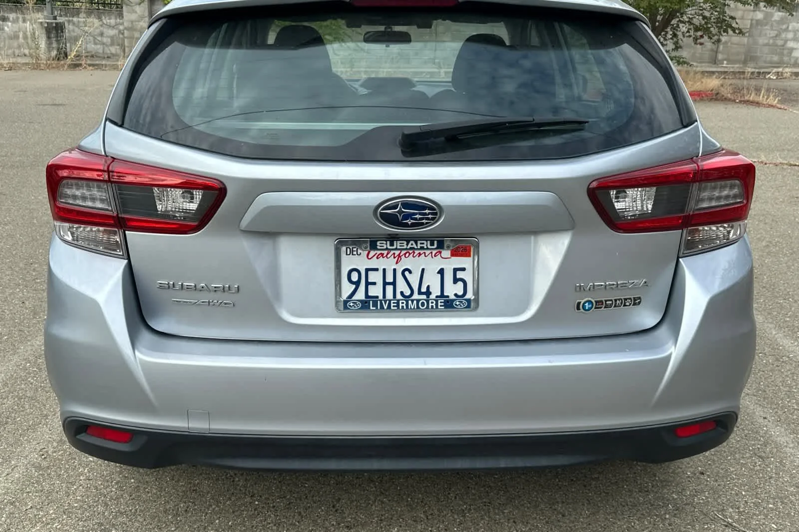Used 2023 Ice Silver Metallic Subaru Premium image 16