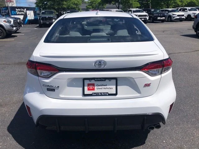 Used 2024 Ice Toyota SE image 4