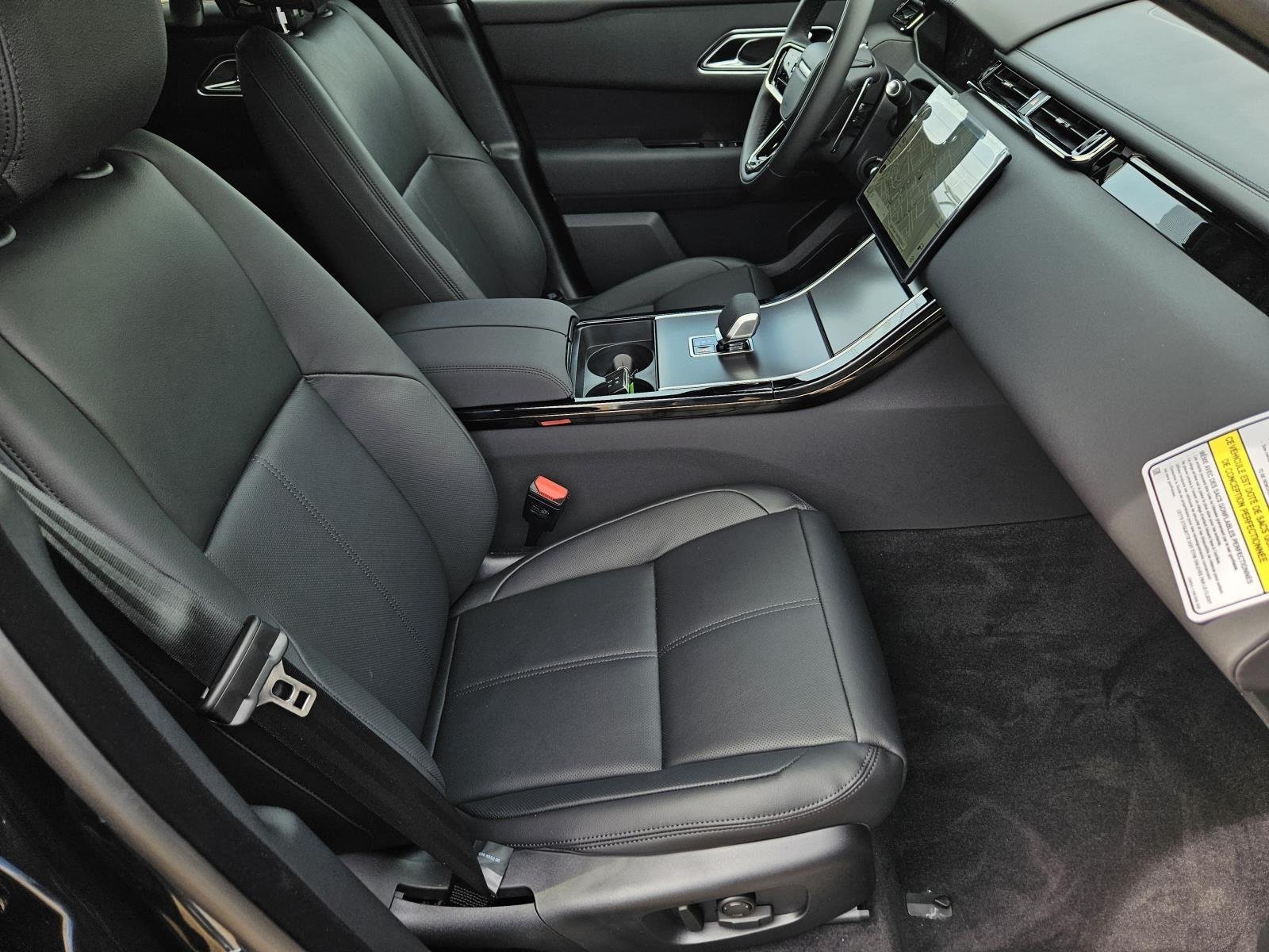 New 2026 Santorini Black Land Rover Dynamic SE image 40