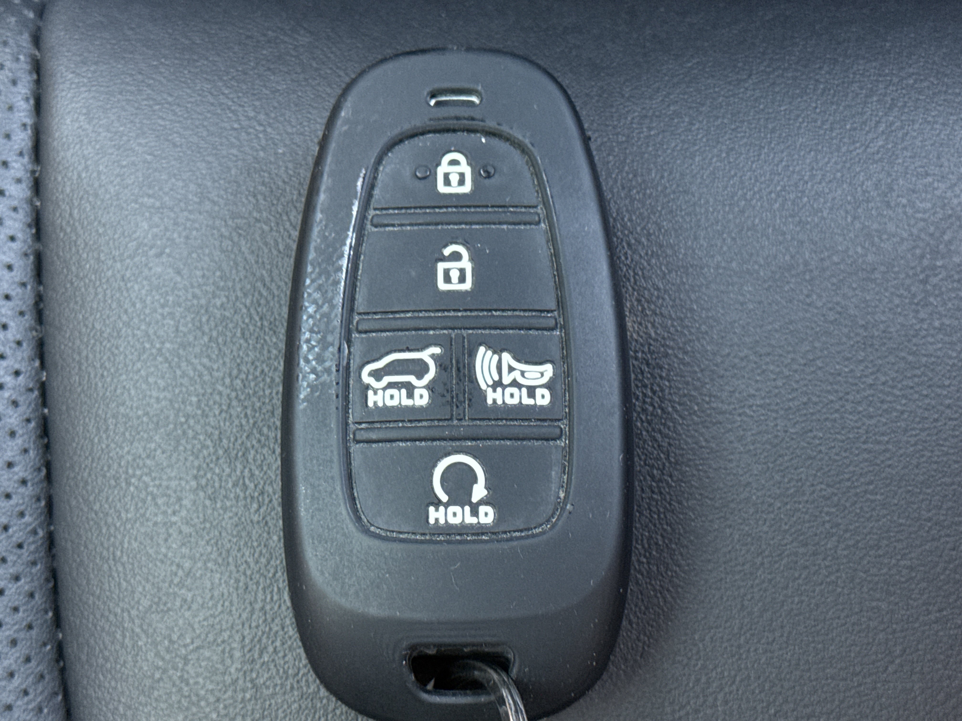 Used 2025 Hyper White Hyundai XRT AWD image 28