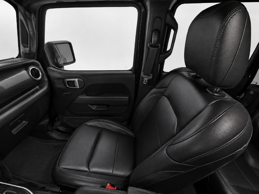 Used 2020 Black Jeep Unlimited Sahara Altitude image 15