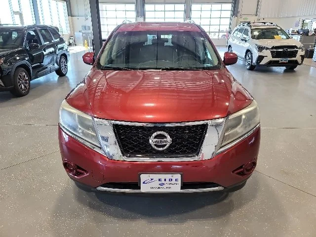 Used 2014 Nissan Pathfinder SV with VIN 5N1AR2MM8EC628134 for sale in Mandan, ND