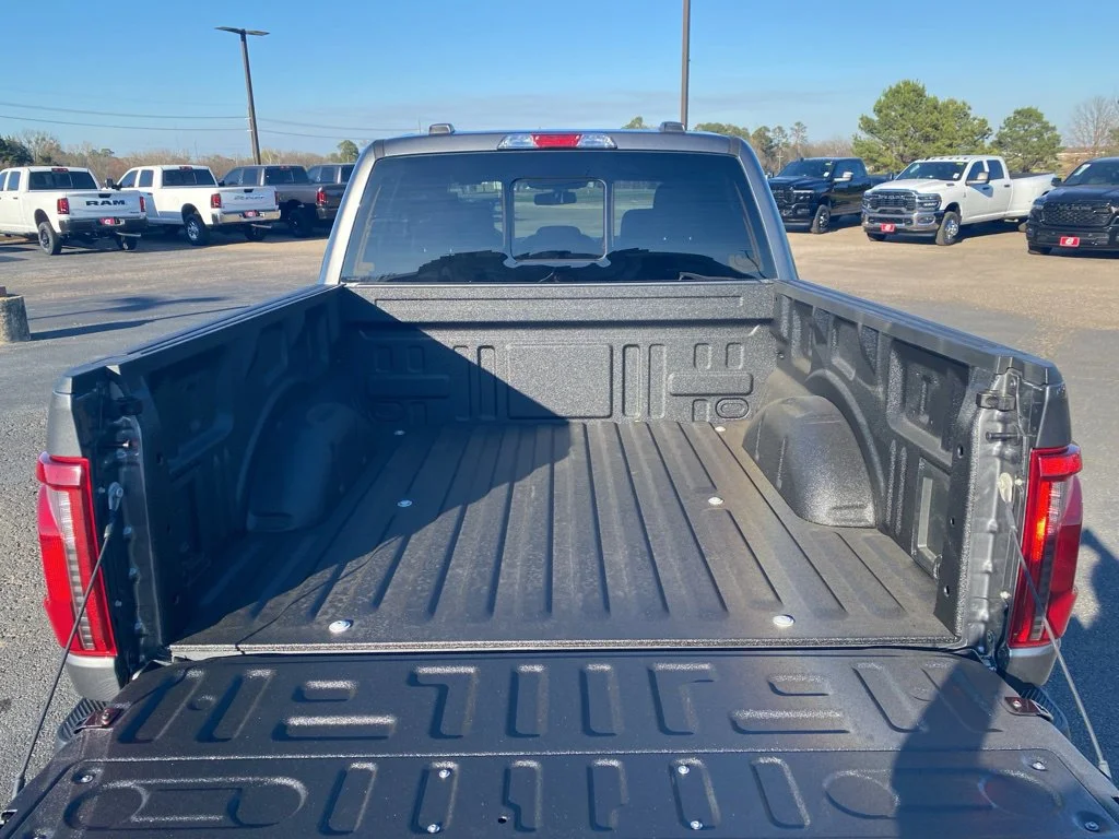 New 2026 Carbonized Gray Metallic Ford XLT image 43