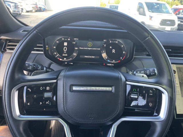 Used 2025 Silver Land Rover SE image 32
