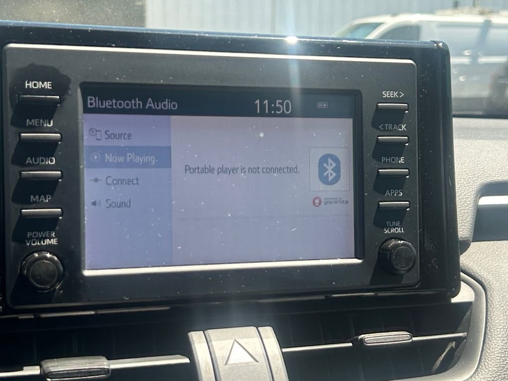 Used 2019 White Toyota LE image 19