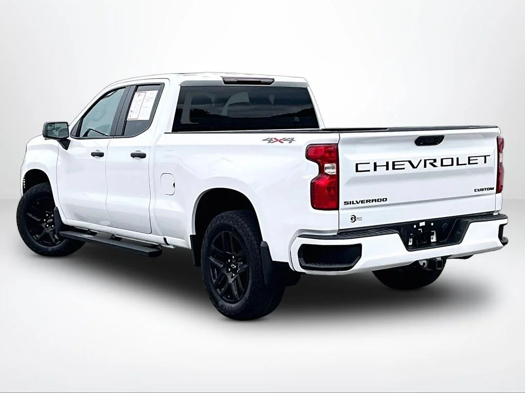 Used 2023 White Chevrolet Custom image 14
