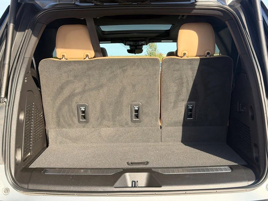 Used 2023 Gray Chevrolet Premier image 9