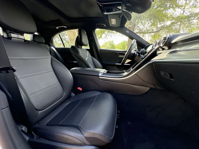 Used 2025  Mercedes-Benz C 300 image 27