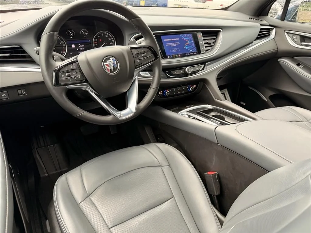 Used 2022 Blue Buick Essence image 7