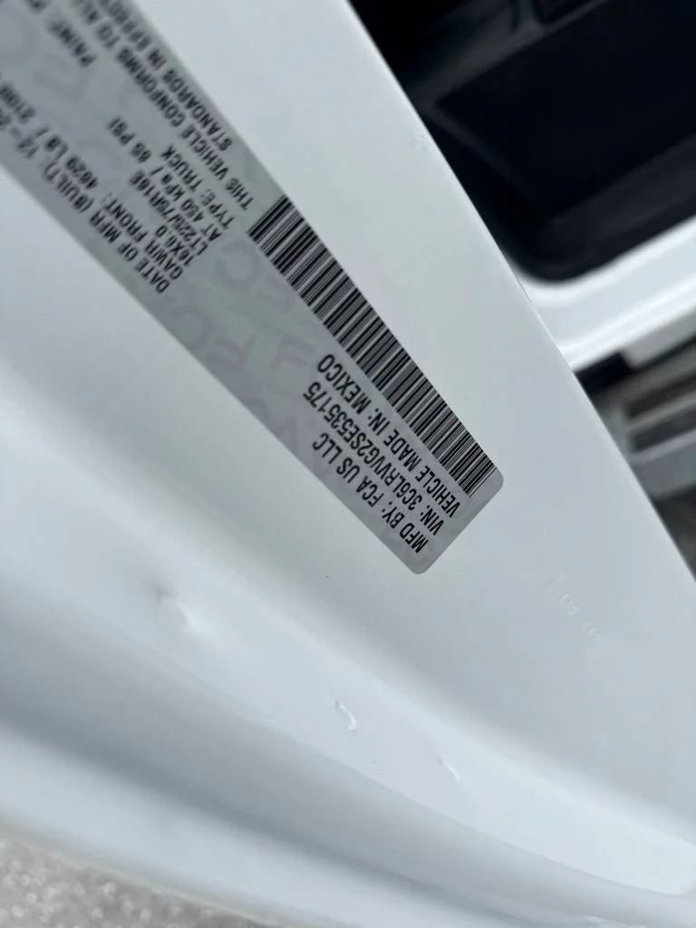 Used 2025 White Ram Base image 27