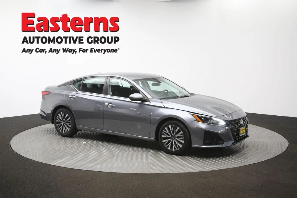 Used 2023 Gray Nissan 2.5 SV image 47