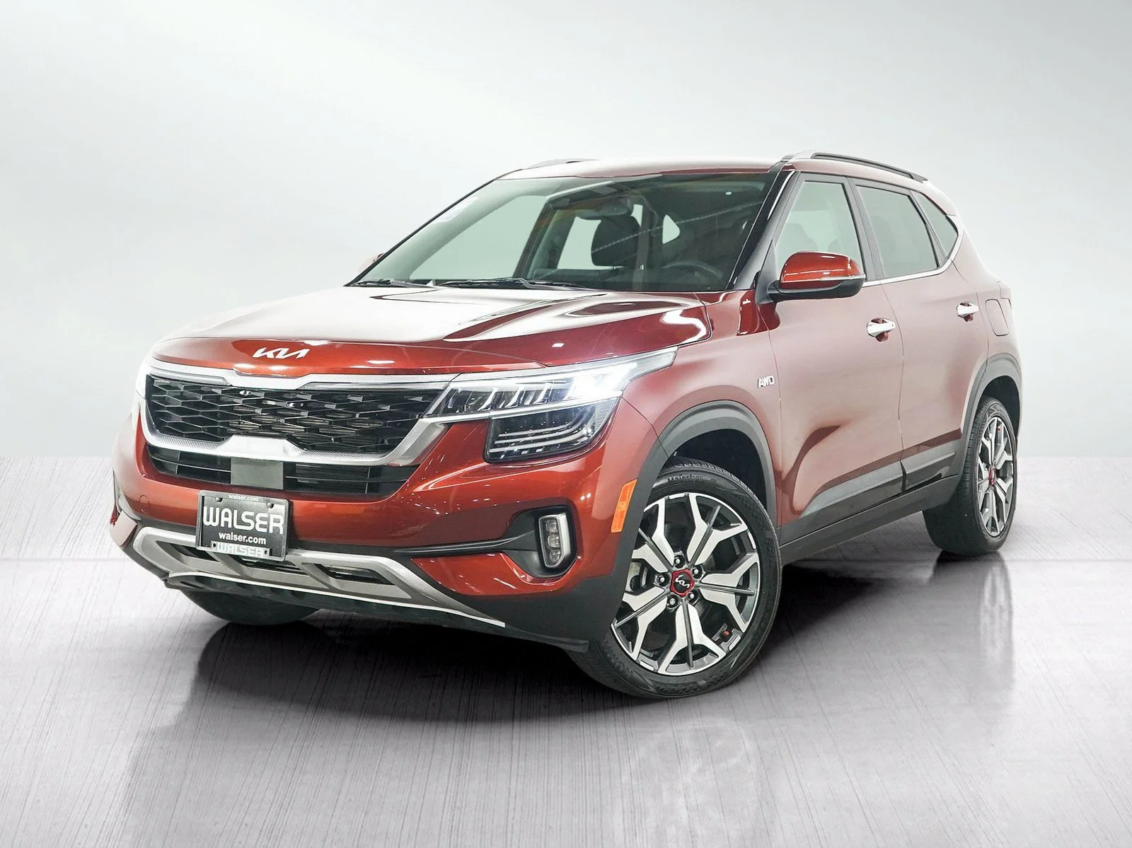 Used 2023 Kia Seltos SX with VIN KNDETCA2XP7422244 for sale in Eden Prairie, Minnesota