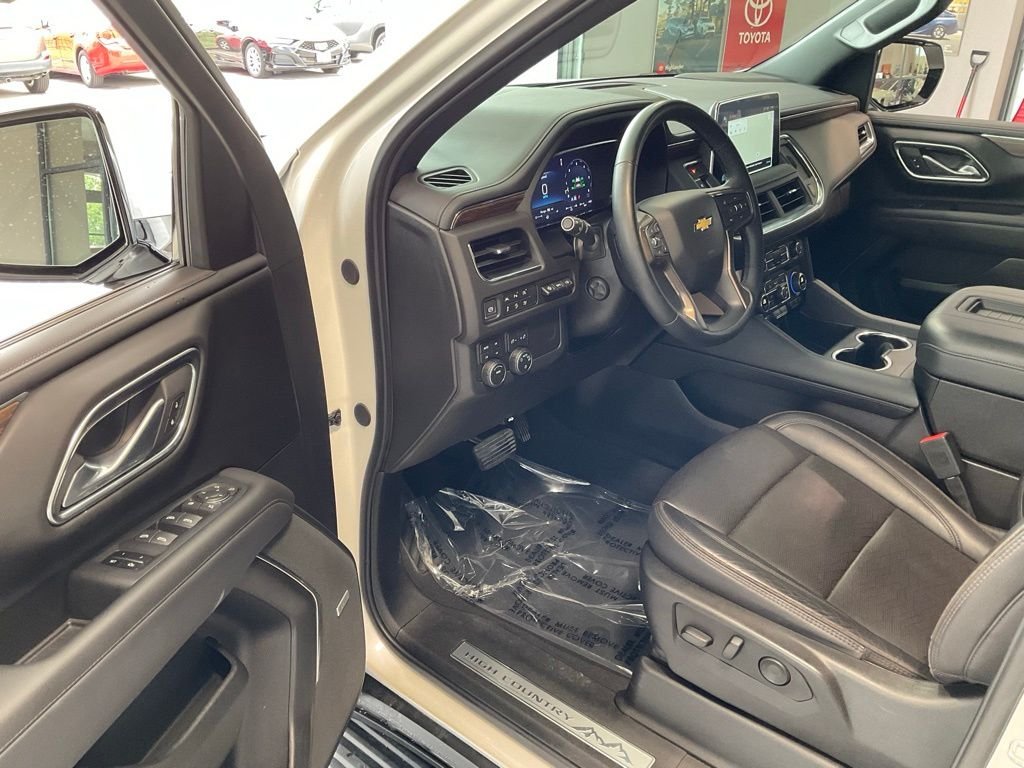 Used 2024 Beige Chevrolet High Country image 8