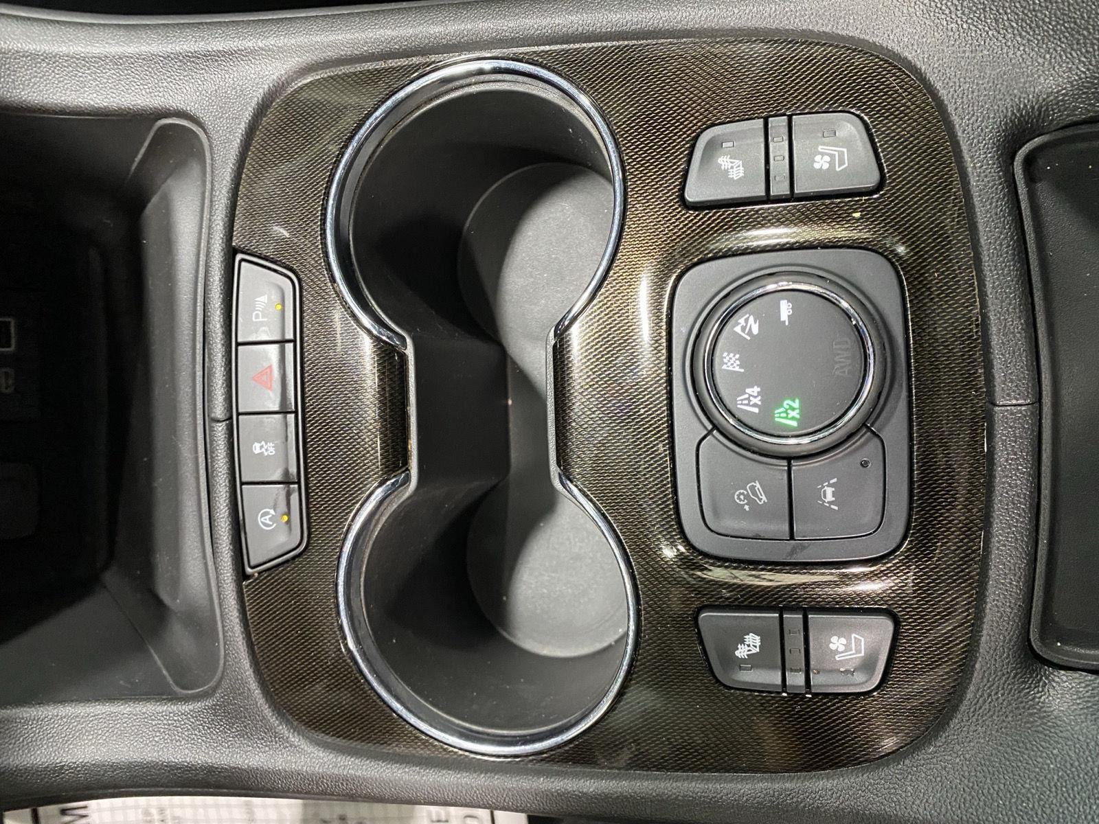 Used 2023 Sterling Metallic GMC AT4 image 27