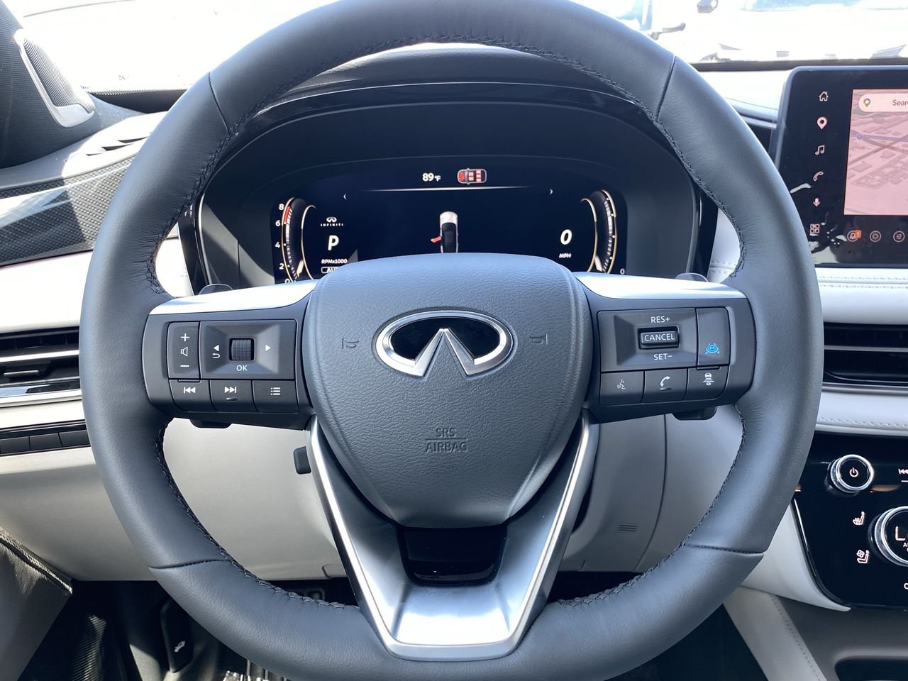 New 2027 2T RAD WHT INFINITI SPORT image 25