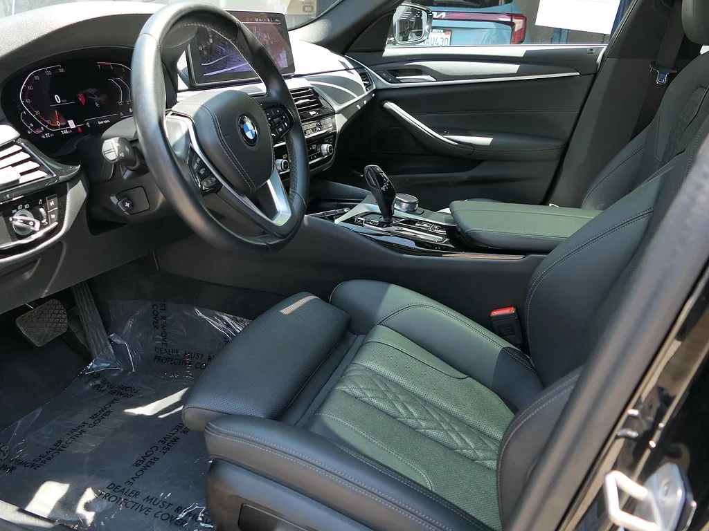 Used 2023 Black BMW 530i image 10