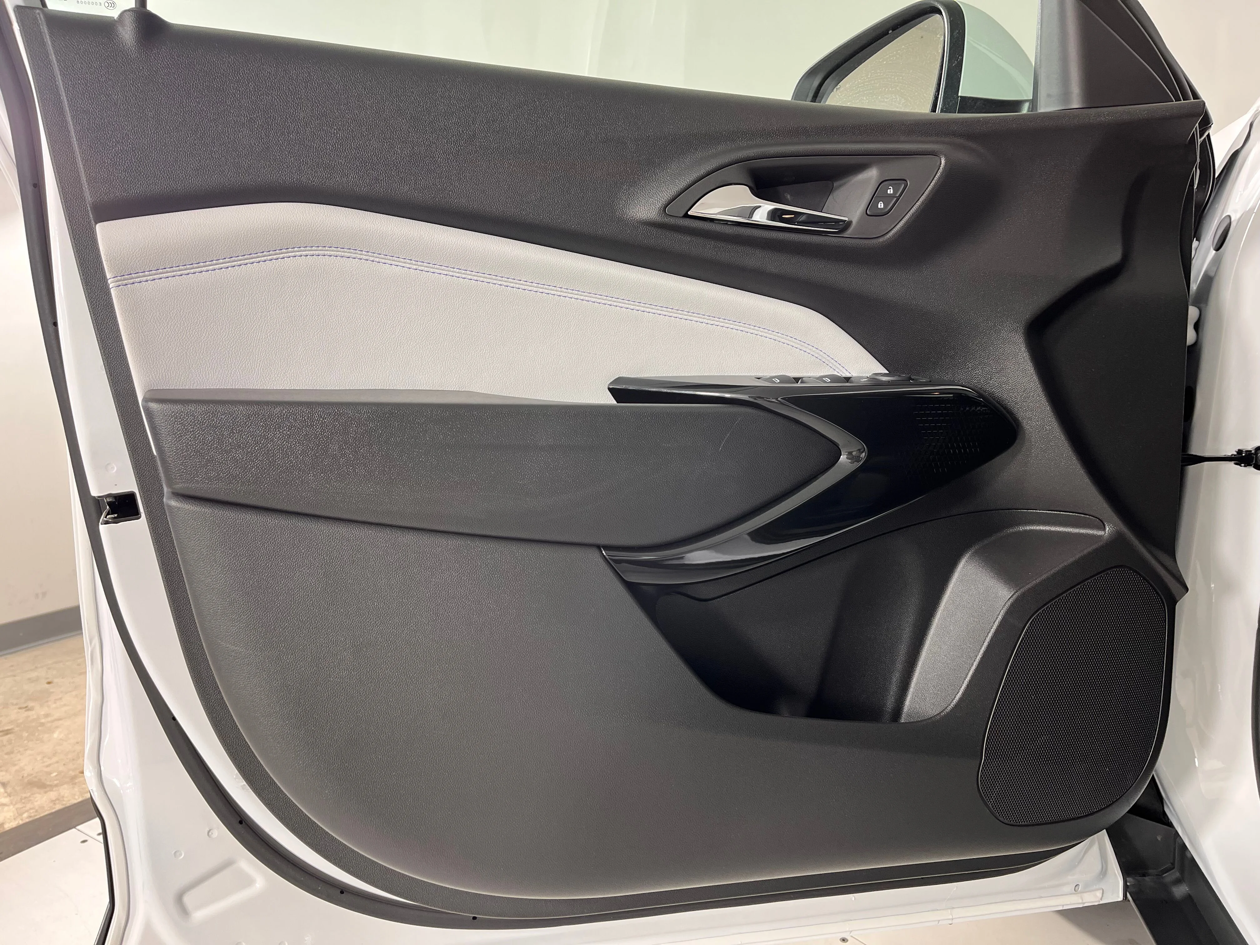 2026 Chevrolet Trax LT - Photo 18