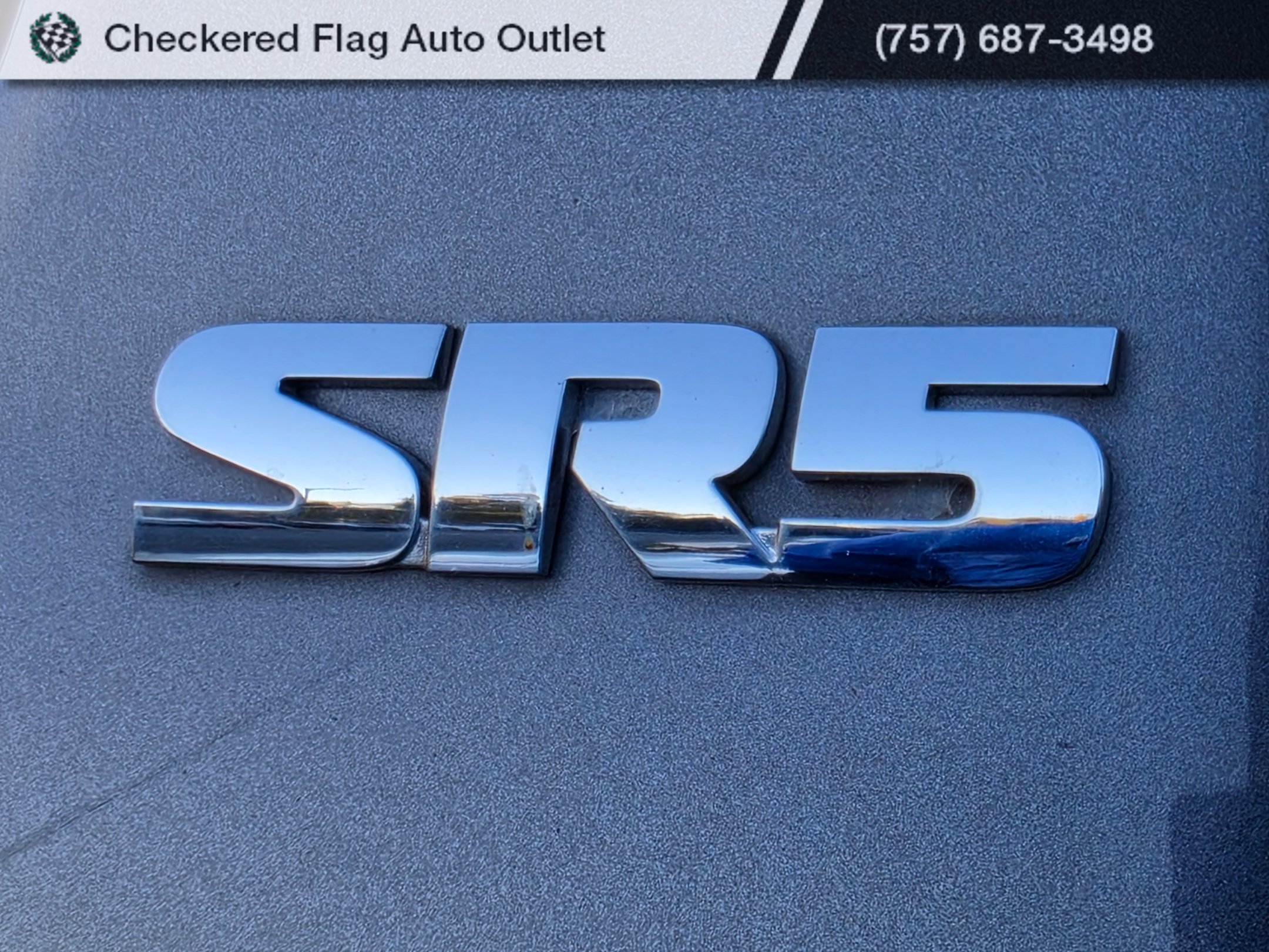 Used 2017 Magnetic Gray Metallic Toyota SR5 image 9