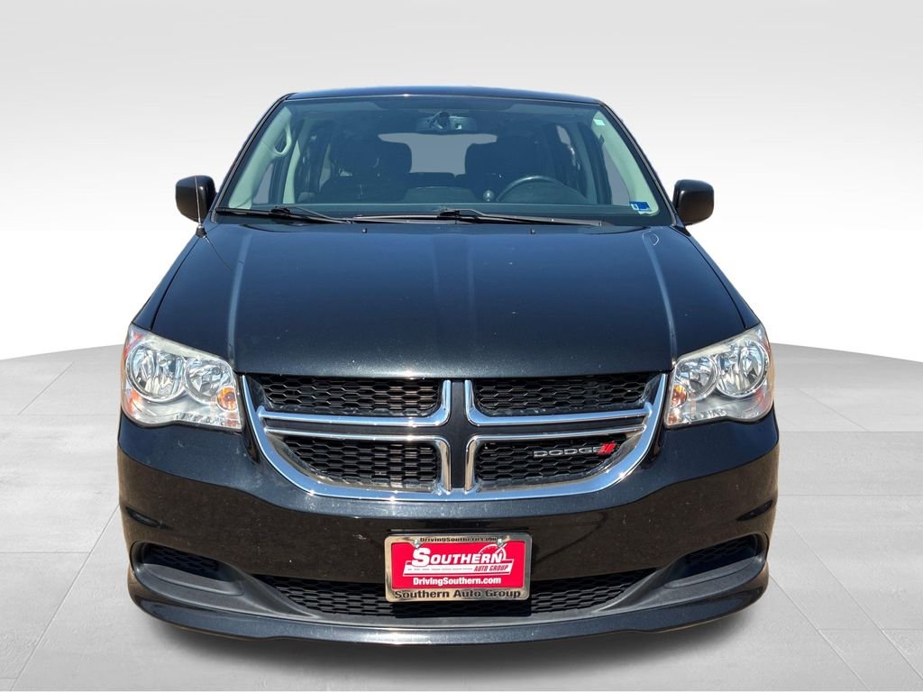 Used 2017 Black Dodge SE image 9