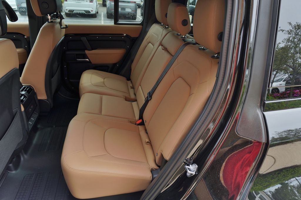 New 2026 Santorini Black Land Rover S image 30