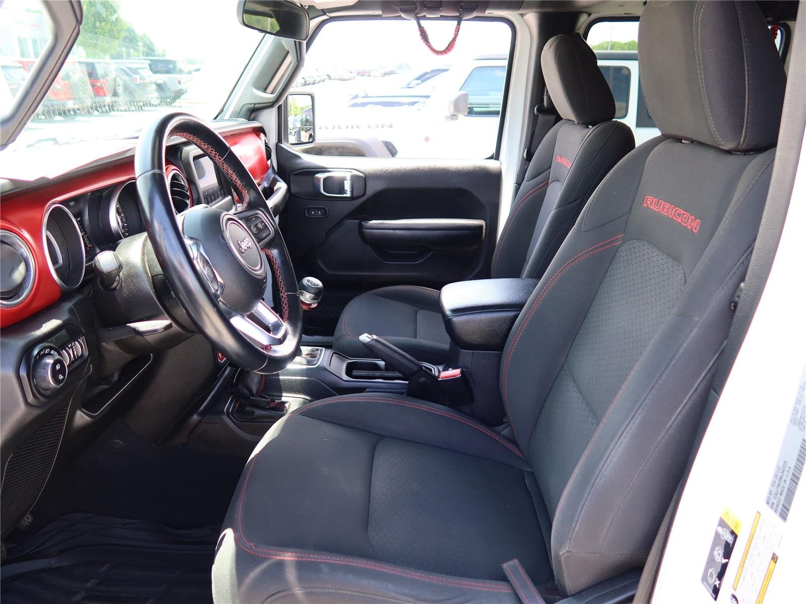 Used 2021 BRIGHT WHITE CLEARCOAT JEEP RUBICON image 12