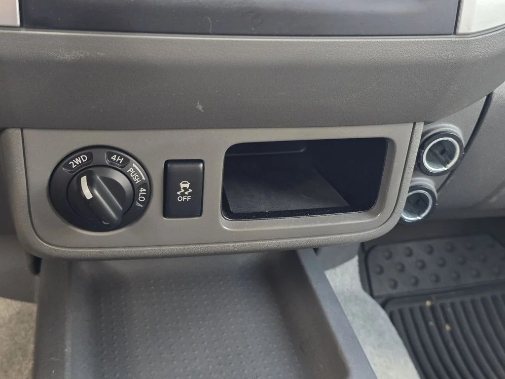 Used 2016 Glacier White Nissan SV image 21