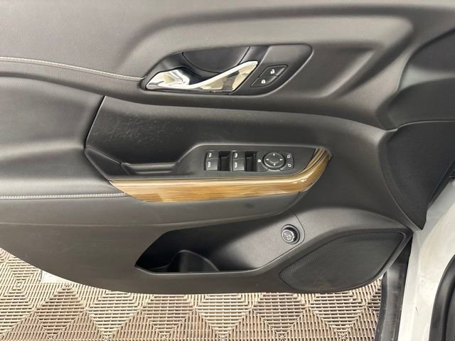 Used 2019 White GMC SLE-2 image 18