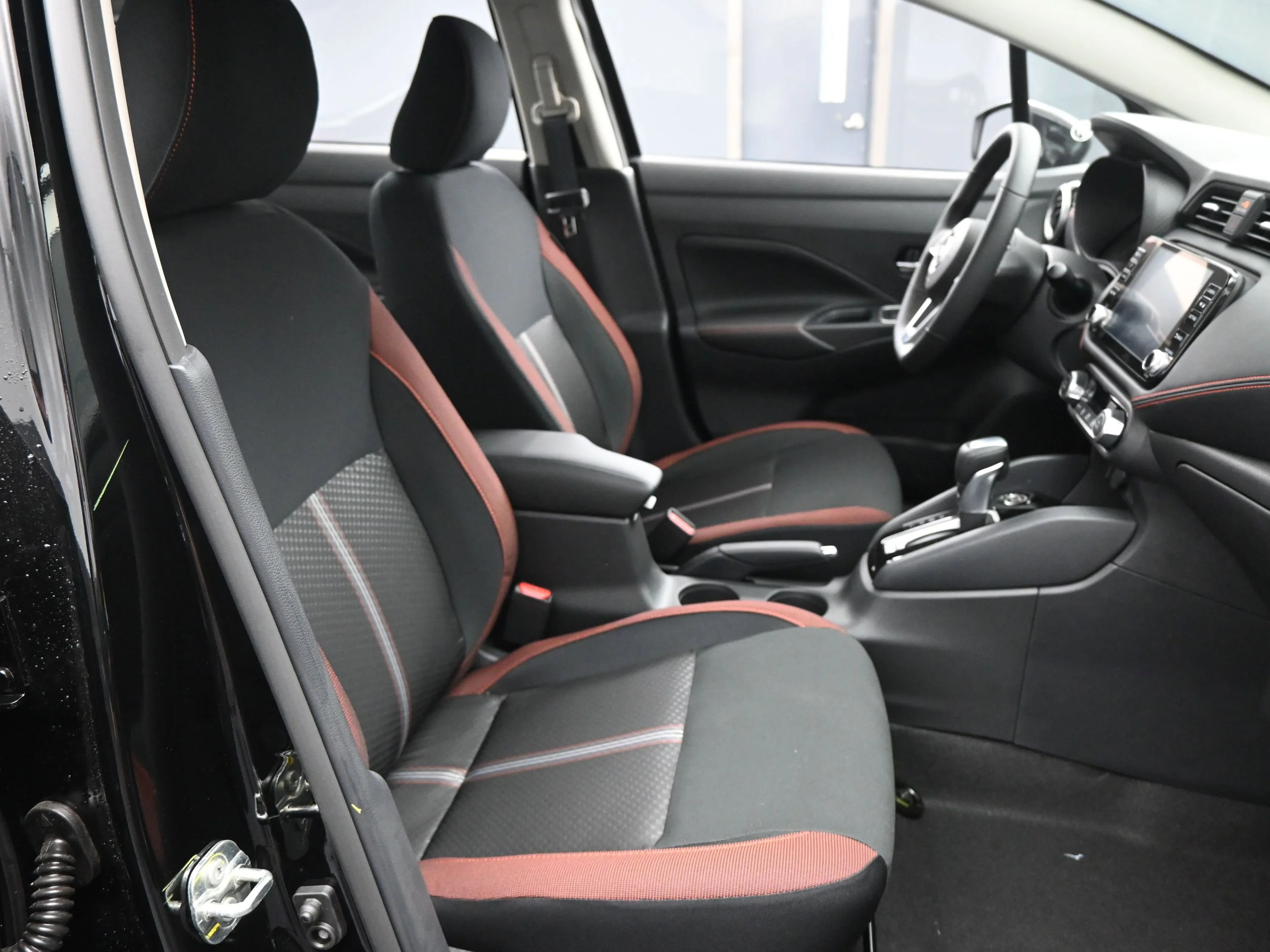 Used 2025 Super Black Nissan SR image 14