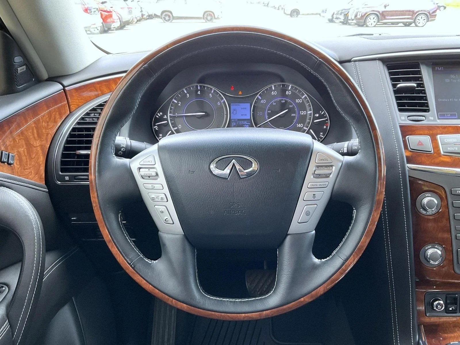 Used 2017 White INFINITI Base image 11